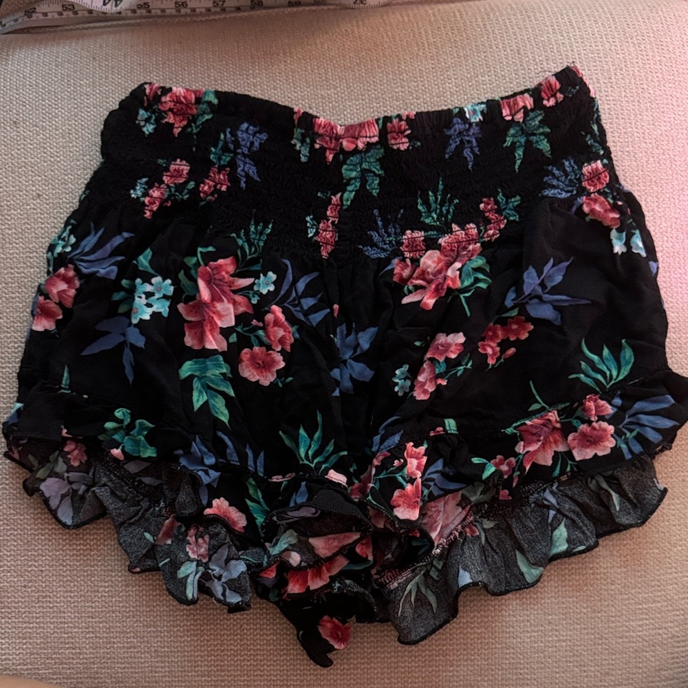 Hollister Flowy Floral Stretch Shorts